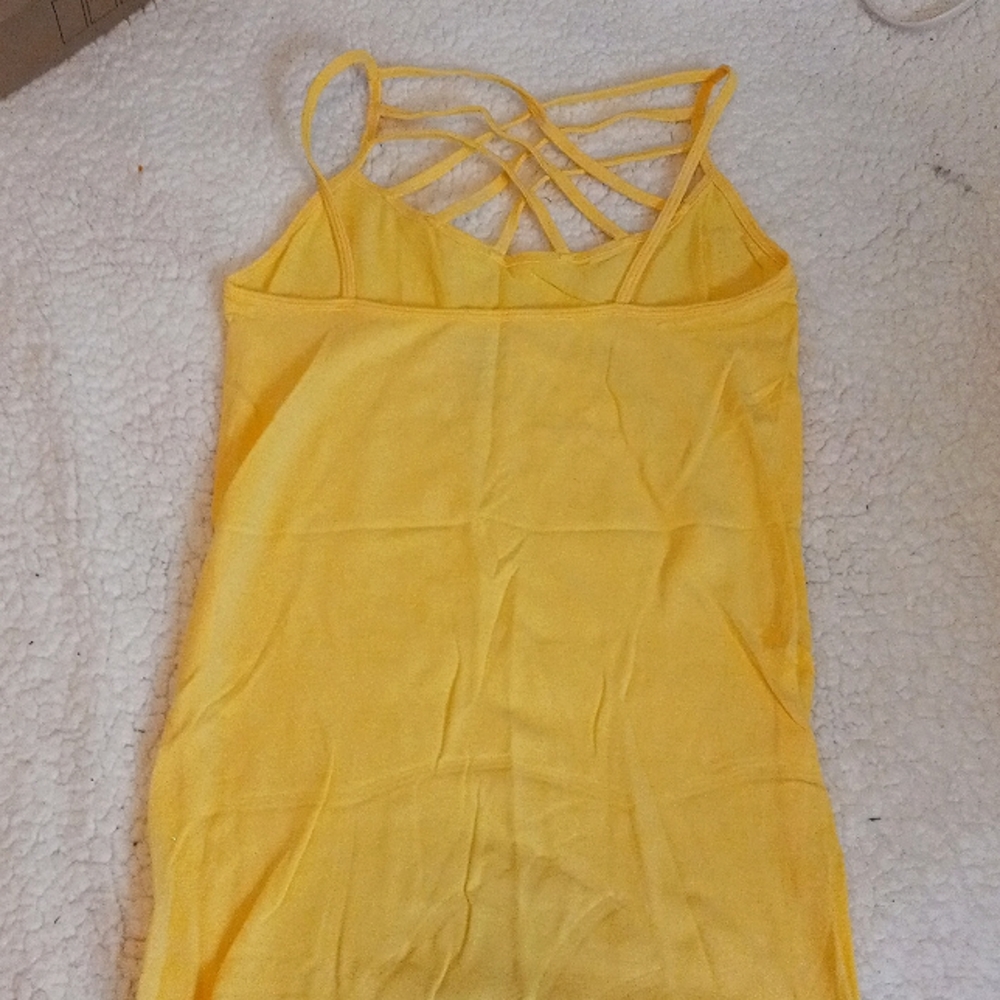 NWOT Zenana Outfitters Yellow Criss Cross Front Tank Top, Size S/M - Picture 4 of 4